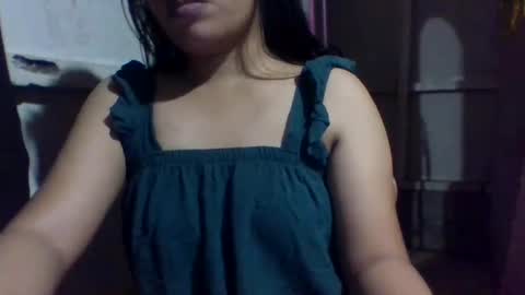 Snapshot of lovelymocha27 chatting on February 21, 11:44 am lovelymocha27s online show from February 21, 11:44 am