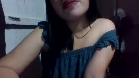 Snapshot of lovelymocha27 chatting on March 5, 12:33 pm lovelymocha27s online show from March 5, 12:33 pm