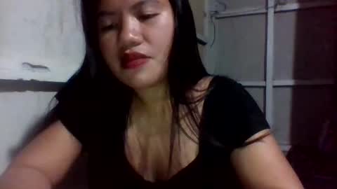 Snapshot of lovelymocha27 chatting on October 10, 10:25 am lovelymocha27s online show from October 10, 10:25 am
