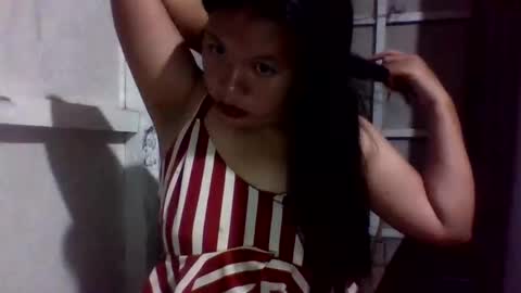 Snapshot of lovelymocha27 chatting on October 13, 1:11 pm lovelymocha27s online show from October 13, 1:11 pm