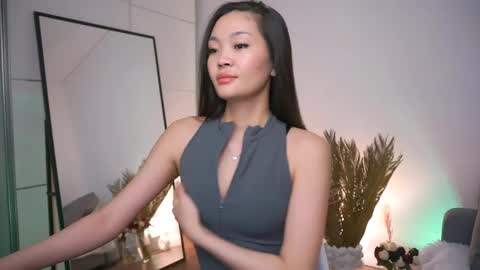 kim online show from February 12, 5:48 pm