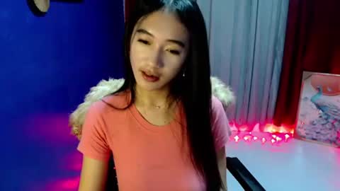 lovelypetite143 online show from April 18, 7:58 pm