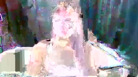 Snapshot of lovelypinay2 chatting on December 25, 11:31 pm lovelypinay2 online show from December 25, 11:31 pm