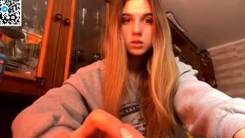 Snapshot of lovelysilk_63 chatting on March 24, 8:41 am ELA online show from March 24, 8:41 am