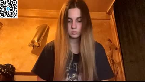 Snapshot of lovelysilk_63 chatting on March 31, 7:03 pm ELA online show from March 31, 7:03 pm