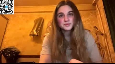 Snapshot of lovelysilk_63 chatting on April 4, 6:38 pm ELA online show from April 4, 6:38 pm