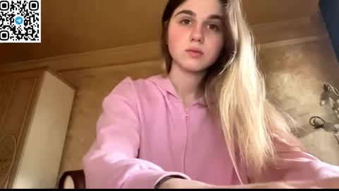 Snapshot of lovelysilk_63 chatting on April 12, 6:29 am ELA online show from April 12, 6:29 am