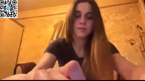 Snapshot of lovelysilk_63 chatting on April 18, 7:58 pm ELA online show from April 18, 7:58 pm
