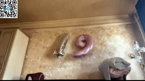Snapshot of lovelysilk_63 chatting on April 19, 8:02 am ELA online show from April 19, 8:02 am