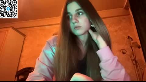 Snapshot of lovelysilk_63 chatting on April 27, 6:39 pm ELA online show from April 27, 6:39 pm
