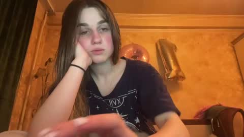 Snapshot of lovelysilk_63 chatting on April 30, 6:47 pm ELA online show from April 30, 6:47 pm