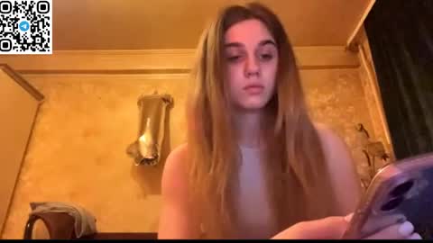 Snapshot of lovelysilk_63 chatting on May 7, 7:08 pm ELA online show from May 7, 7:08 pm