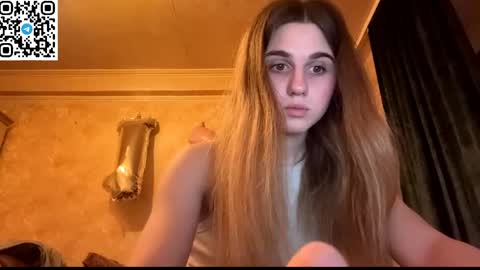 Snapshot of lovelysilk_63 chatting on May 20, 6:36 pm ELA online show from May 20, 6:36 pm