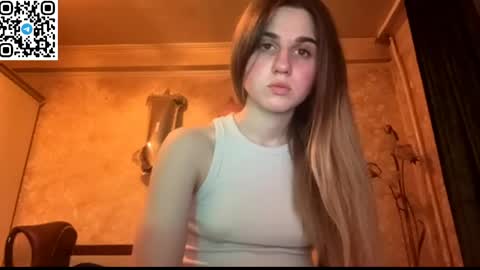 Snapshot of lovelysilk_63 chatting on May 22, 6:57 pm ELA online show from May 22, 6:57 pm