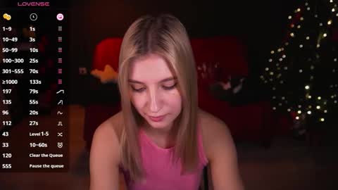 Snapshot of lovelyspacee chatting on January 5, 5:27 pm Anna online show from January 5, 5:27 pm