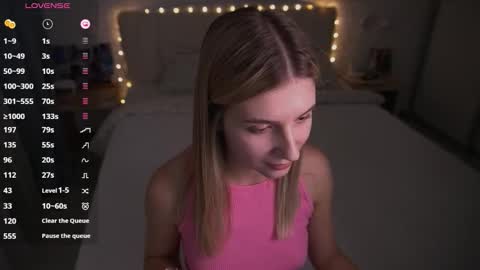 Snapshot of lovelyspacee chatting on January 31, 7:11 pm Anna online show from January 31, 7:11 pm