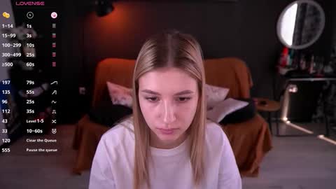 Snapshot of lovelyspacee chatting on February 3, 1:38 pm Anna online show from February 3, 1:38 pm