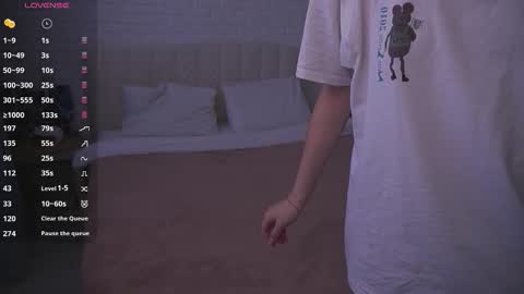 Snapshot of lovelyspacee chatting on February 19, 11:06 am Anna online show from February 19, 11:06 am