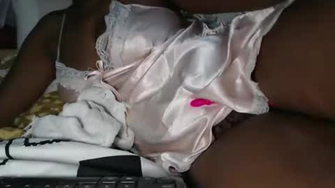 Snapshot of lovelythighs54 chatting on March 2, 7:15 am miss fancy louis online show from March 2, 7:15 am