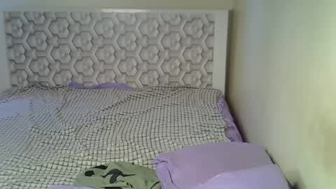 Snapshot of lovelytin chatting on February 4, 9:59 am lovelytin online show from February 4, 9:59 am