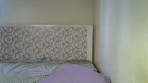 Snapshot of lovelytin chatting on February 10, 12:53 pm lovelytin online show from February 10, 12:53 pm