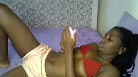 Snapshot of lovelytin chatting on February 15, 7:51 am lovelytin online show from February 15, 7:51 am