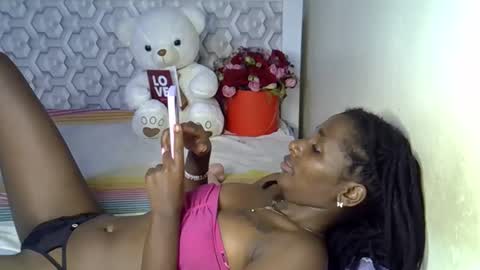 Snapshot of lovelytin chatting on February 15, 9:22 pm lovelytin online show from February 15, 9:22 pm