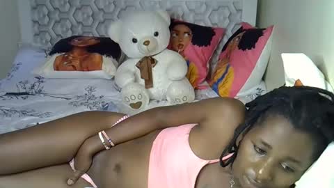 Snapshot of lovelytin chatting on February 26, 3:11 pm lovelytin online show from February 26, 3:11 pm