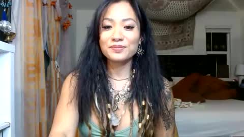 lovelyxmacii online show from November 17, 1:55 am
