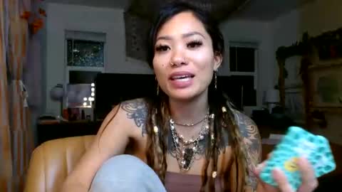 lovelyxmacii online show from November 18, 1:55 am