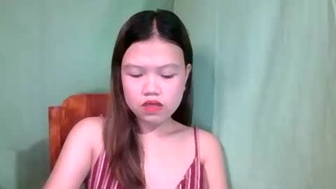 Snapshot of lovemae352295 chatting on December 9, 2:02 am lovemae352295 online show from December 9, 2:02 am