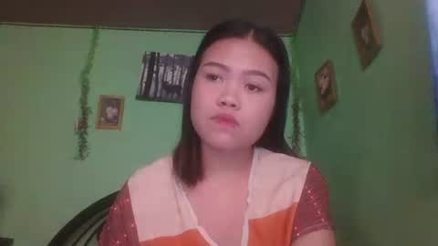 Snapshot of lovemae352295 chatting on November 15, 6:00 am lovemae352295 online show from November 15, 6:00 am