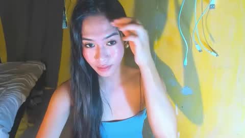 Snapshot of lovemarie19x chatting on April 10, 1:55 am pauleen online show from April 10, 1:55 am