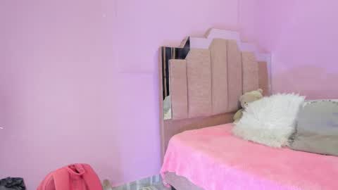 L O V E  online show from September 17, 12:07 pm