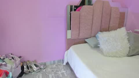 L O V E  online show from September 23, 11:57 am