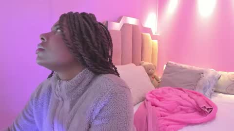 L O V E  online show from December 19, 11:50 am