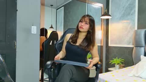 Love  online show from November 4, 8:30 pm