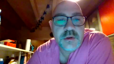 lover010983 online show from February 16, 5:04 am