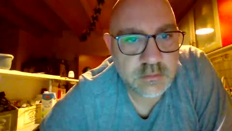 Snapshot of lover010983 chatting on February 28, 5:48 am lover010983 online show from February 28, 5:48 am