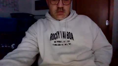 lover010983 online show from January 12, 7:35 am