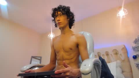 loverboy8_ online show from December 15, 1:32 pm