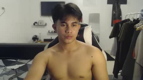 loverboyph04 online show from December 2, 5:02 am