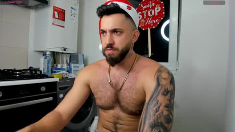 Snapshot of lovermike_ chatting on December 25, 9:00 pm Mike online show from December 25, 9:00 pm