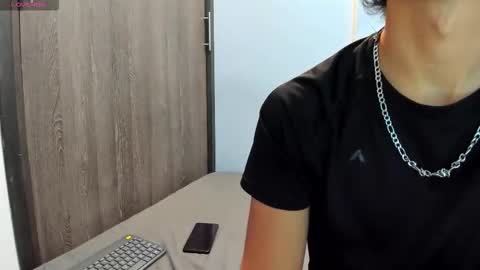 Lovers Clover X online show from October 31, 12:55 am