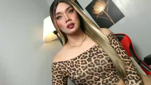 lovers moon22 online show from November 4, 11:20 am