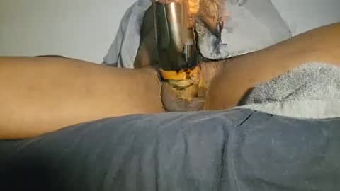 Snapshot of loveshowsex chatting on May 13, 2:53 am loveshowsex online show from May 13, 2:53 am