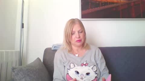 Marlyn online show from January 30, 12:59 pm