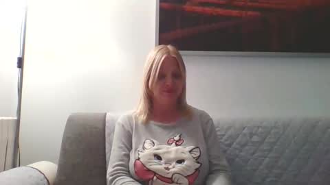 Marlyn online show from April 22, 10:22 pm