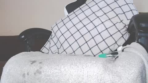 lovetobeused online show from September 30, 6:35 pm