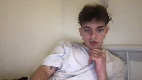 Snapshot of lovet1me chatting on February 11, 4:45 pm luv online show from February 11, 4:45 pm